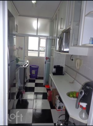 Image 7 - 884667
