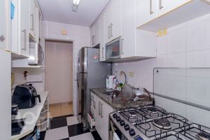 Image 15 - 884667