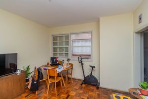 Image 1 - 884669