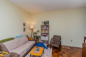 Image 3 - 884669