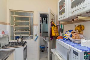 Image 17 - 884669
