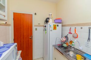 Image 15 - 884669