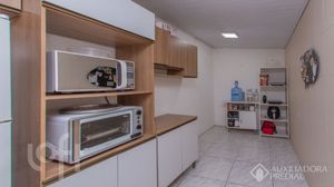 Image 10 - 884671