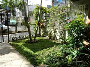 Image 29 - 884674