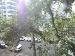 Image 7 - 884674
