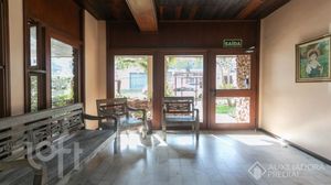 Image 35 - 884674