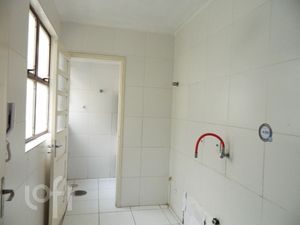 Image 12 - 884674