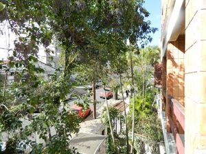 Image 20 - 884674