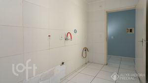 Image 33 - 884674