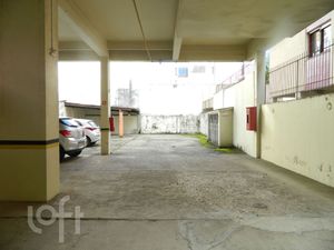 Image 27 - 884674