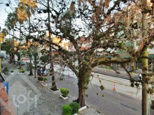 Image 4 - 884675