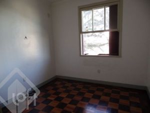 Image 8 - 884675