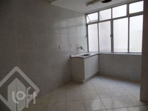 Image 9 - 884675