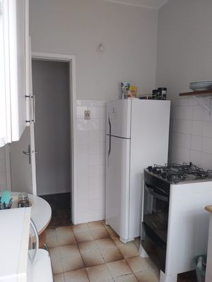 Image 11 - 884679