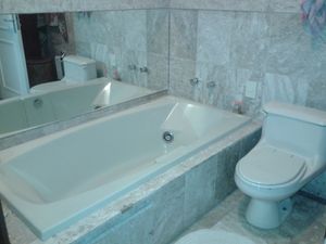 Image 19 - 884686