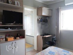Image 7 - 884691