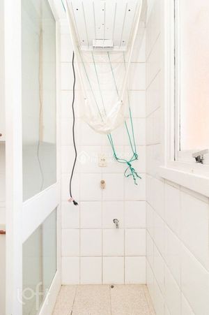 Image 22 - 884697