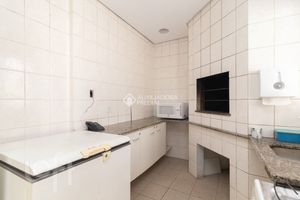 Image 36 - 884697