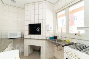 Image 37 - 884697