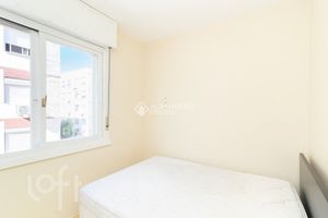 Image 17 - 884697
