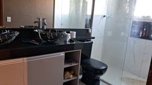 Image 11 - 884699