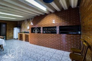 Image 11 - 884701
