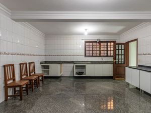 Image 3 - 884702
