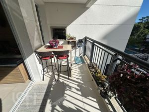 Image 5 - 884703