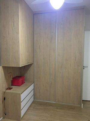 Image 8 - 884704