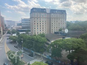 Image 5 - 884709