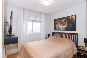 Image 19 - 884720