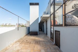 Image 21 - 884730
