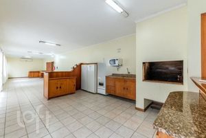 Image 22 - 884730