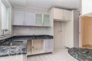 Image 8 - 884731