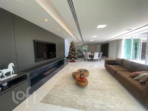 Image 11 - 884733