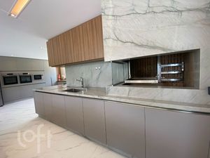 Image 21 - 884733