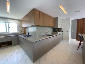 Image 15 - 884733