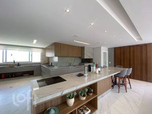 Image 18 - 884733