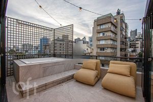 Image 7 - 884734