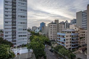Image 10 - 884734