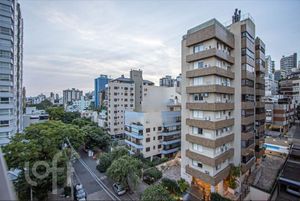 Image 11 - 884734