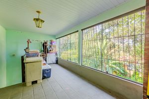 Image 15 - 884735