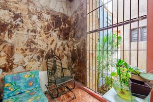 Image 9 - 884735