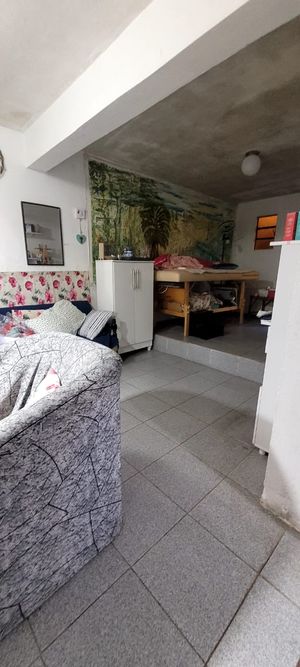 Image 9 - 884735