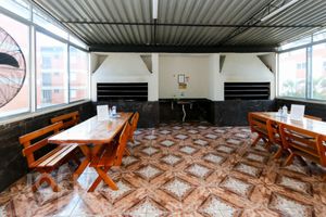 Image 19 - 884736