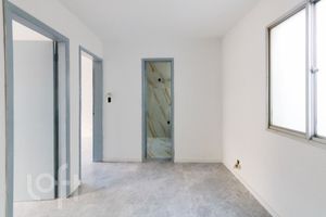 Image 24 - 884736