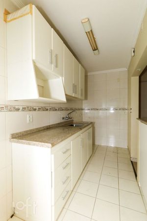 Image 22 - 884738