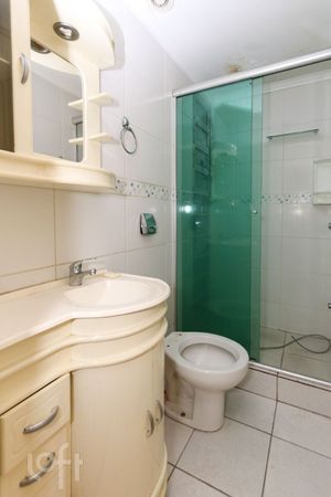 Image 9 - 884738