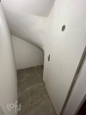 Image 12 - 884741
