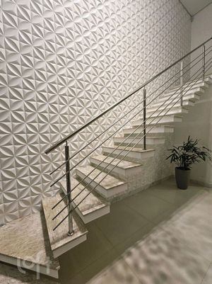 Image 11 - 884745